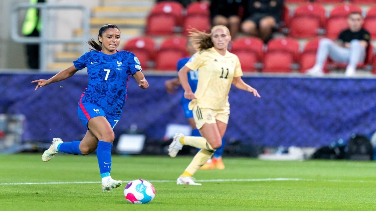 France left-back Sakina Karchaoui